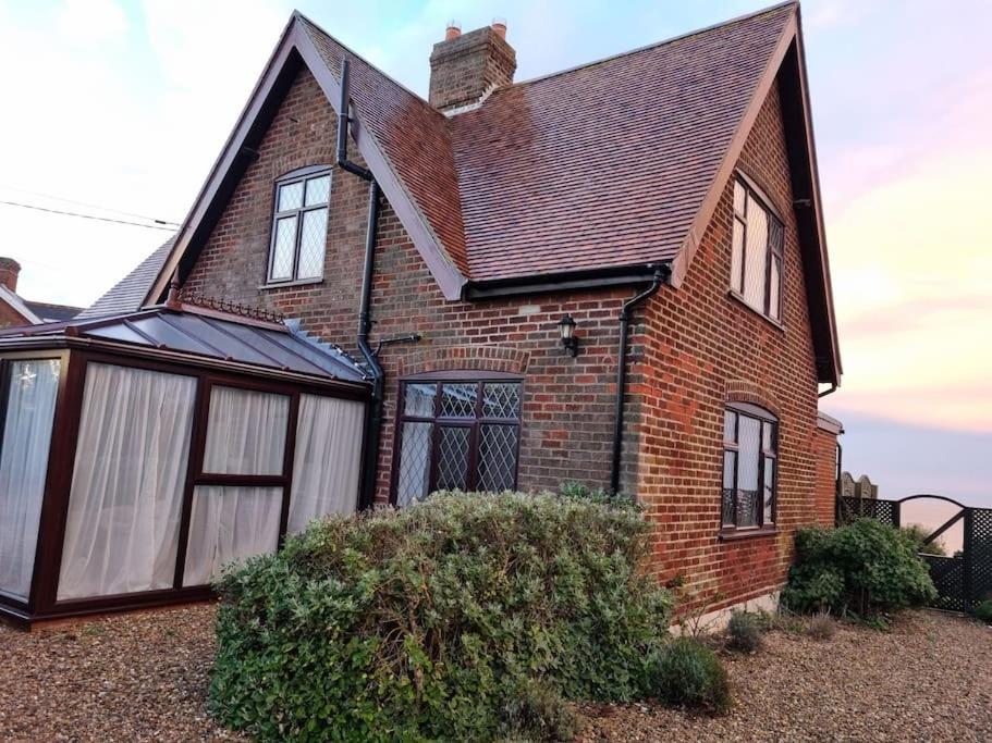 Spacious Detached Home With Beautiful Seaviews, Sleeps 6 Trimingham Dış mekan fotoğraf